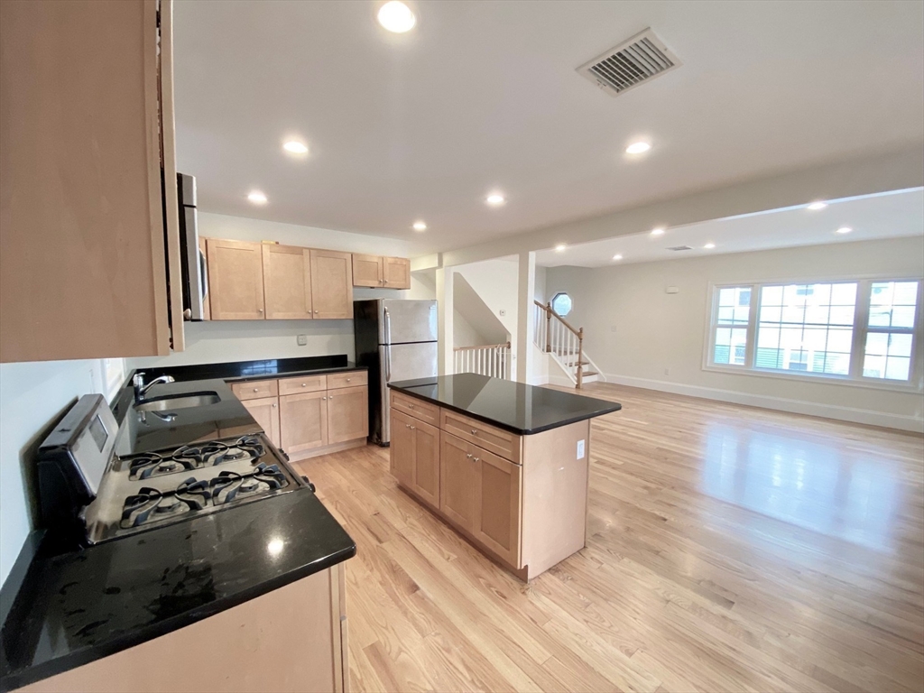 16 Plainfield St # 16