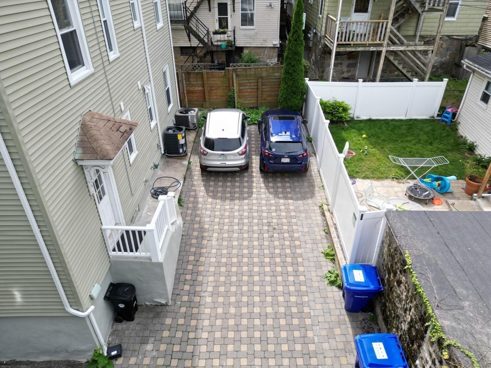 8 White Ave