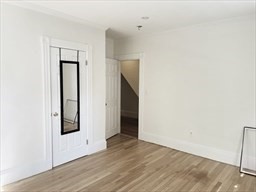 8 White Ave
