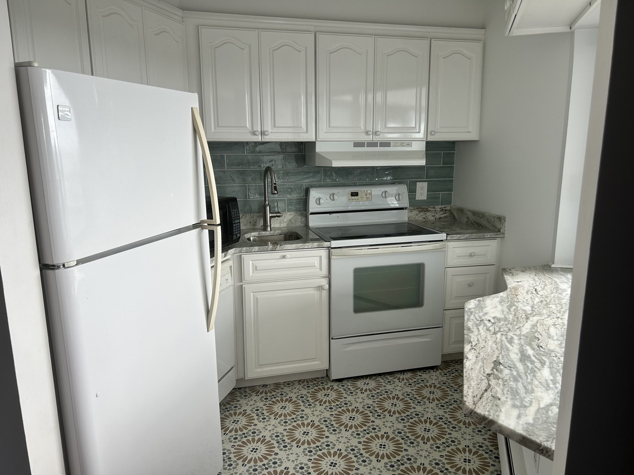 300 Lynn Shore Dr Unit: 1001