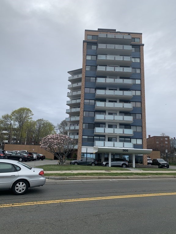 300 Lynn Shore Dr Unit: 1001