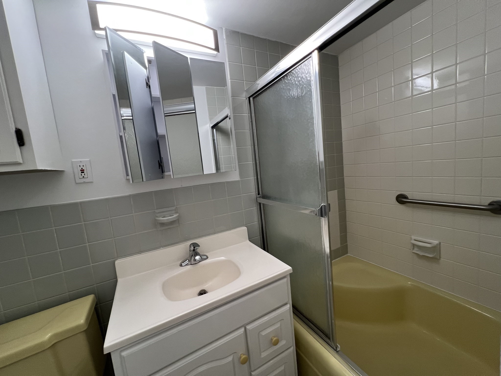 300 Lynn Shore Dr Unit: 1001