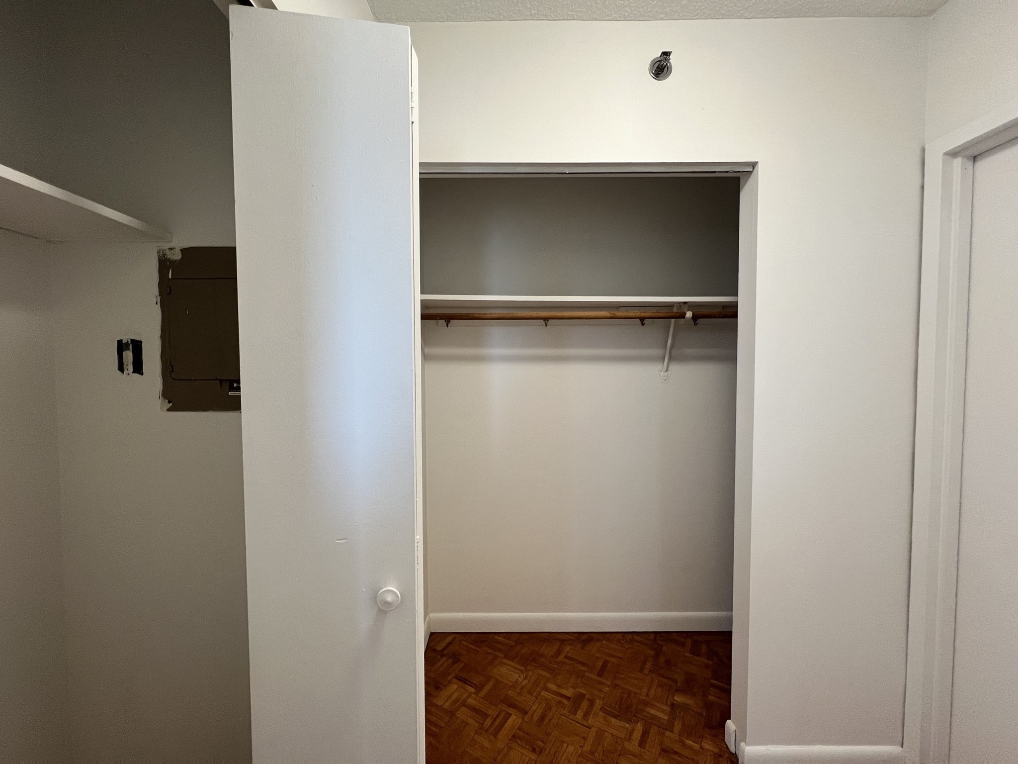 300 Lynn Shore Dr Unit: 1001