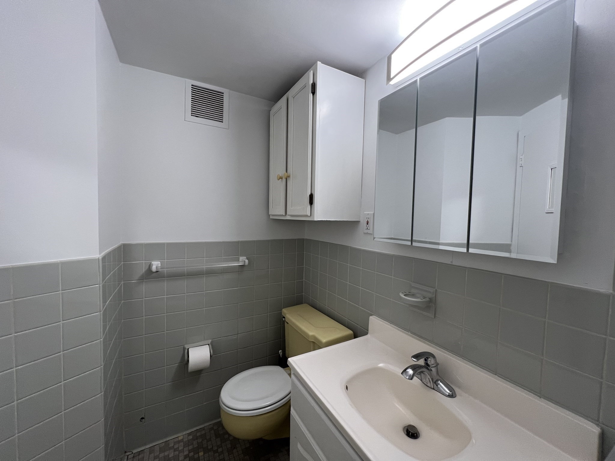 300 Lynn Shore Dr Unit: 1001