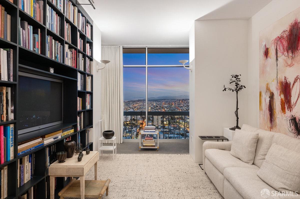 2200 Sacramento Street # 1702