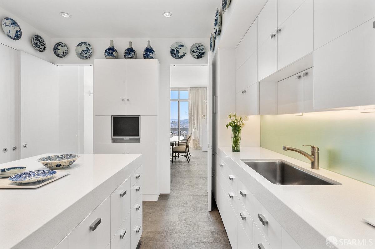 2200 Sacramento Street # 1702