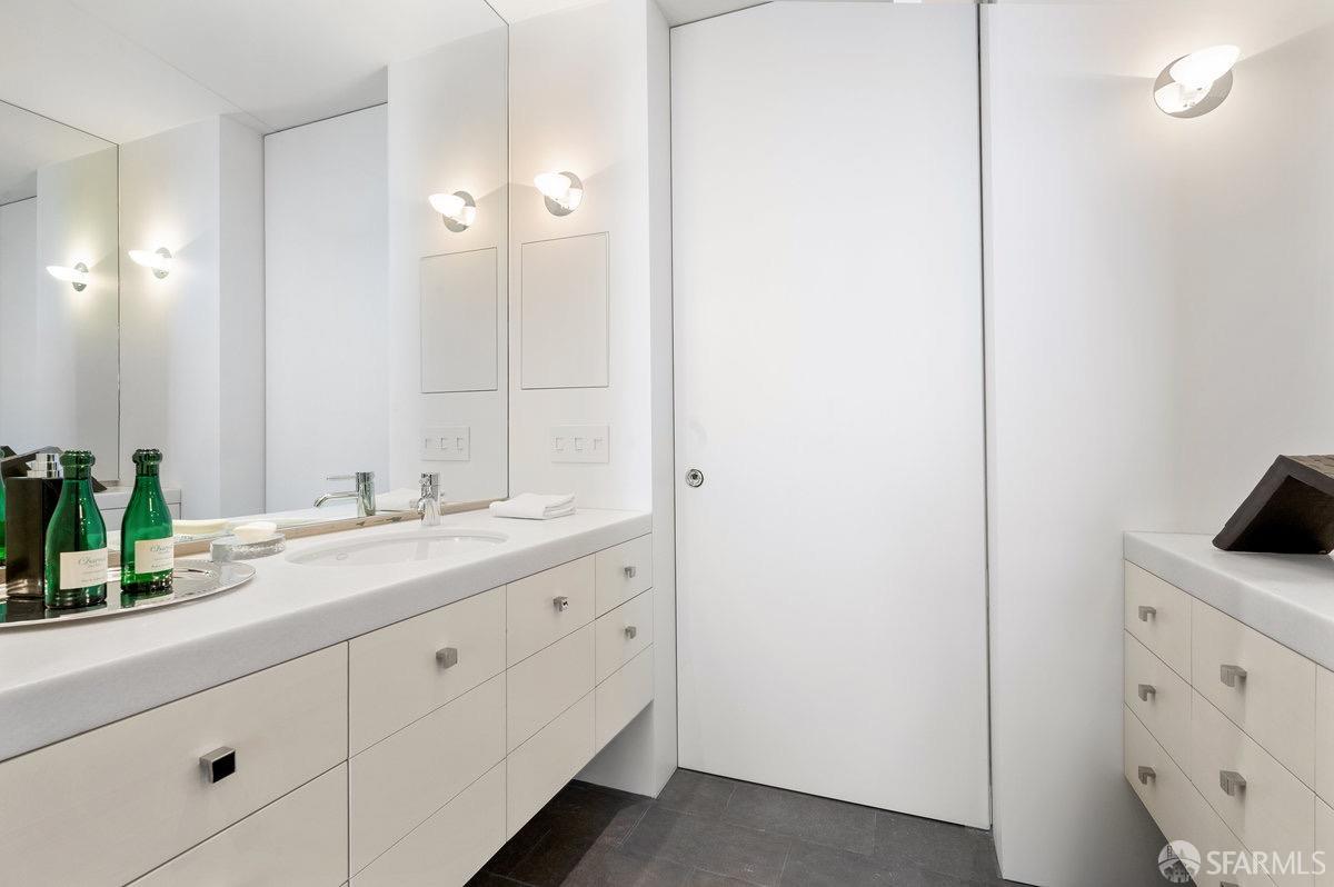 2200 Sacramento Street # 1702