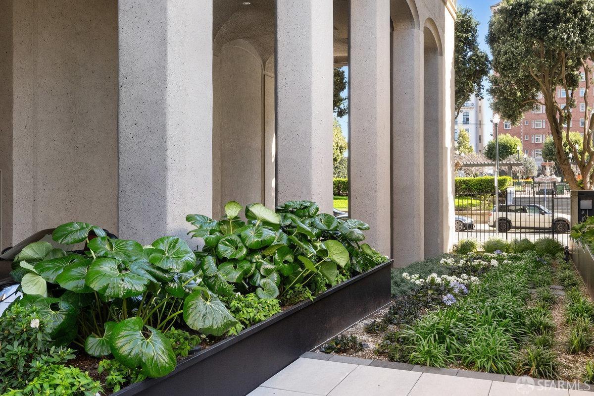 1170 Sacramento Street # 9C