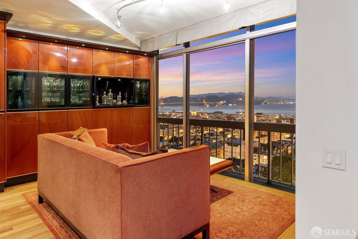 2200 Sacramento Street # 1601