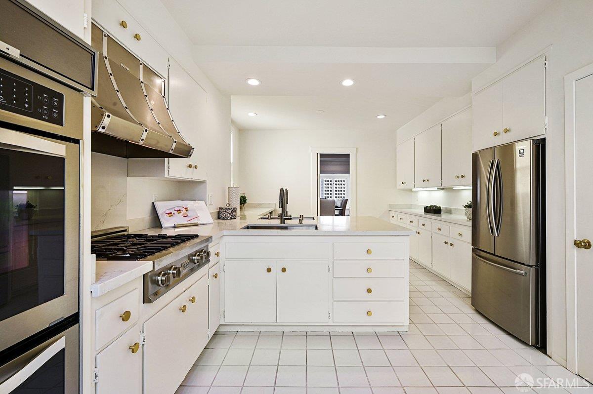 840 Powell Street # 701