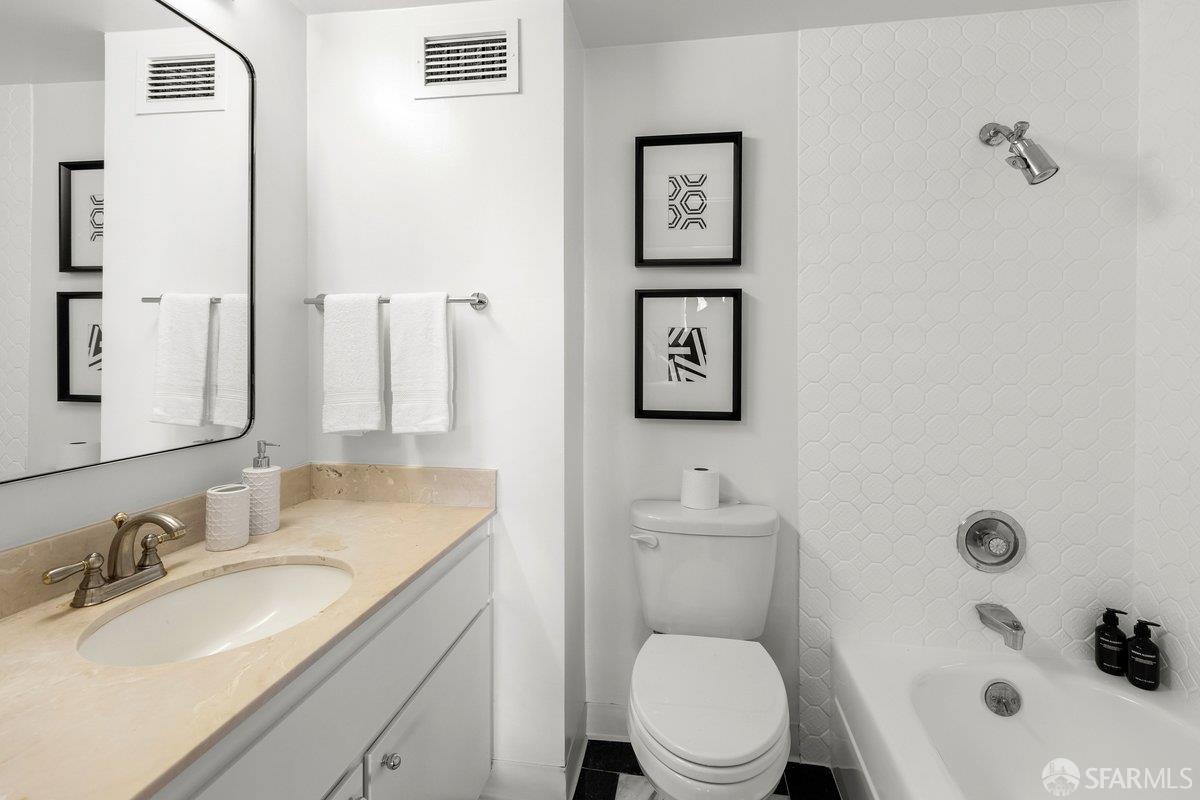 1177 California Street # 809