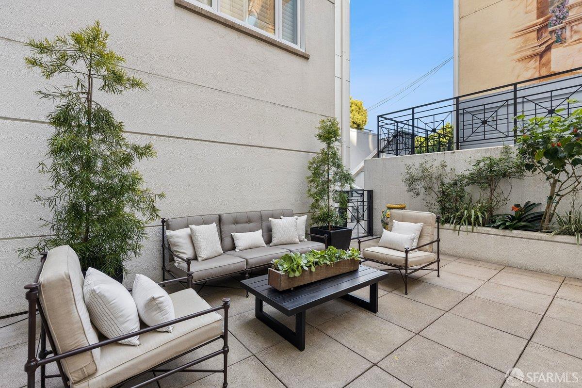 1340 Clay Street # 404