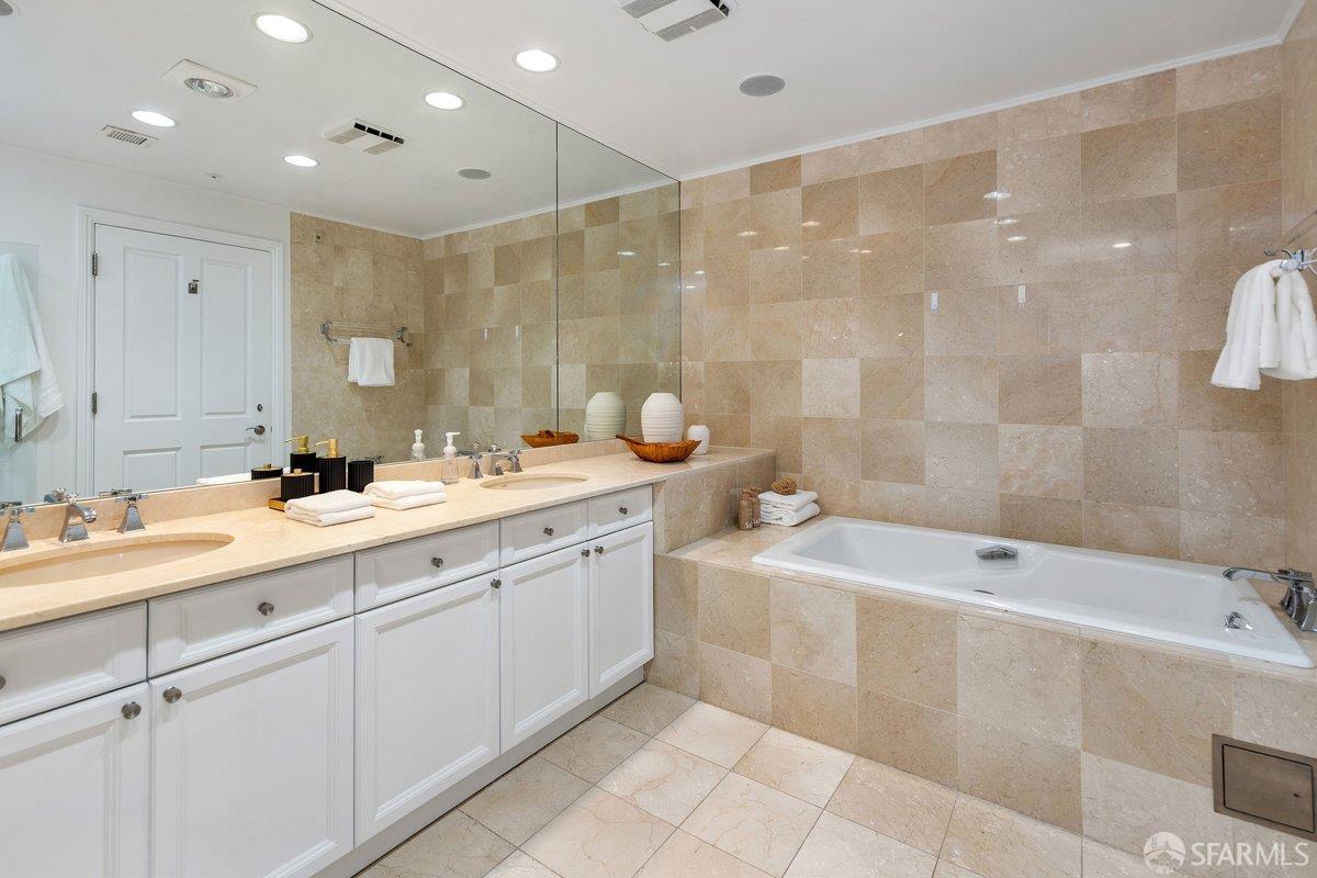 1340 Clay Street # 602