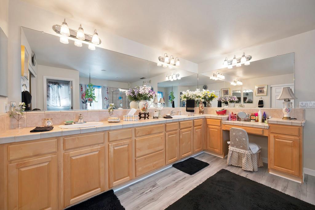 1141 Southwick Lane