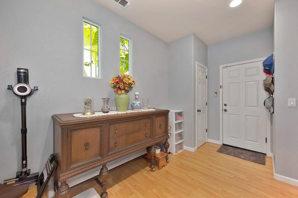 1141 Southwick Lane