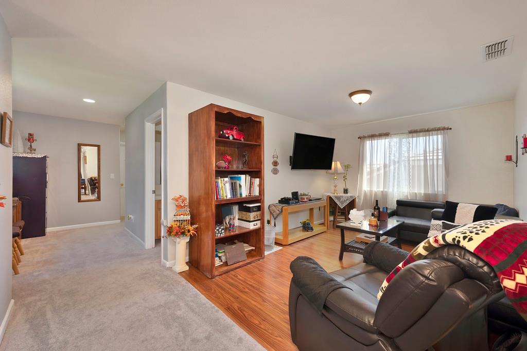 1141 Southwick Lane