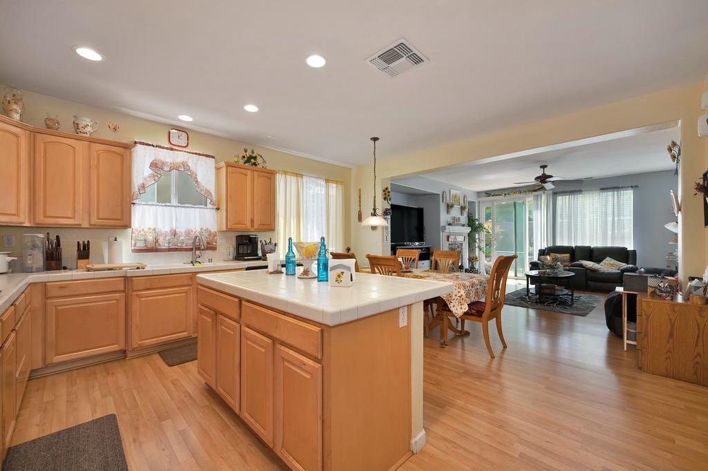 1141 Southwick Lane
