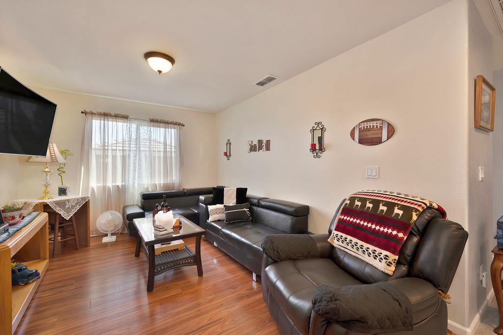 1141 Southwick Lane