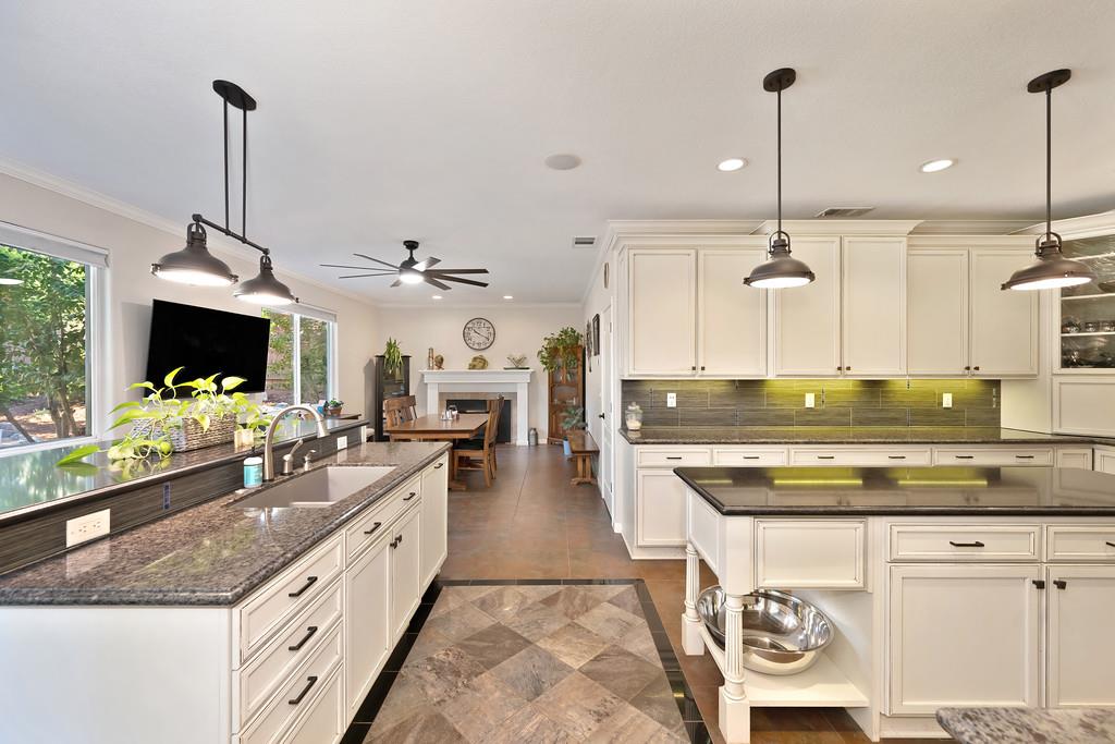 10917 Sunrise Ridge Circle