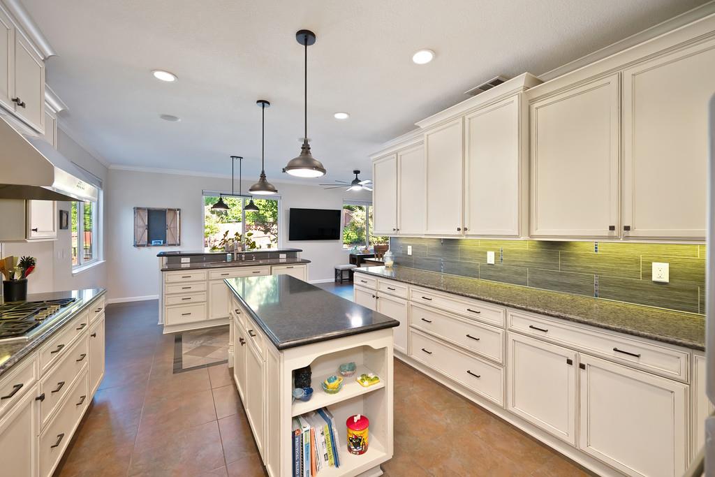 10917 Sunrise Ridge Circle