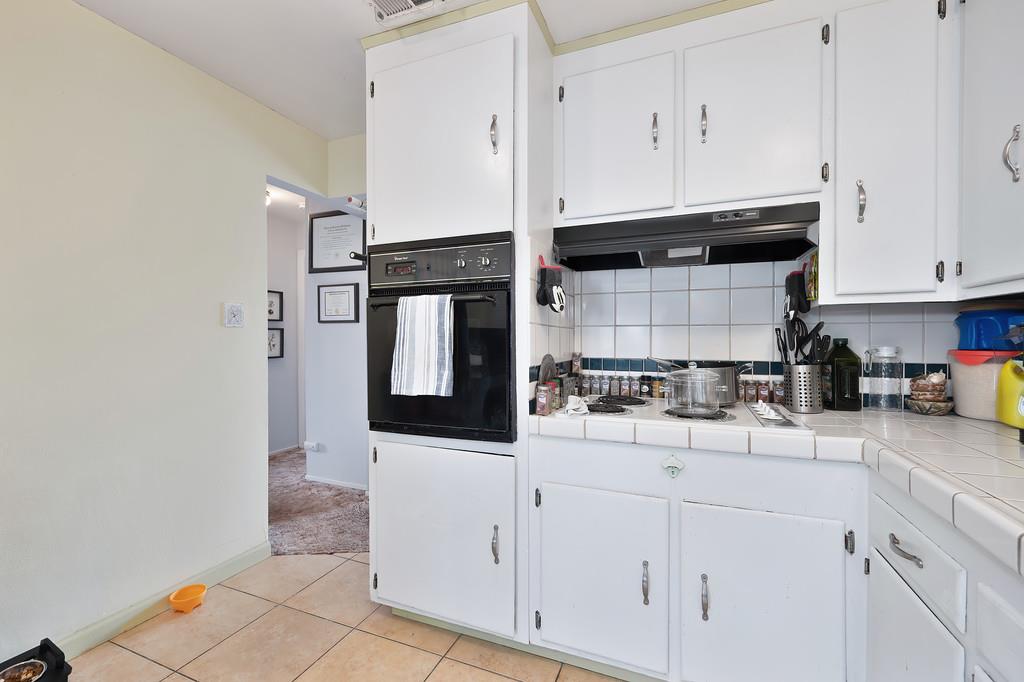 5421 Manzanita Avenue