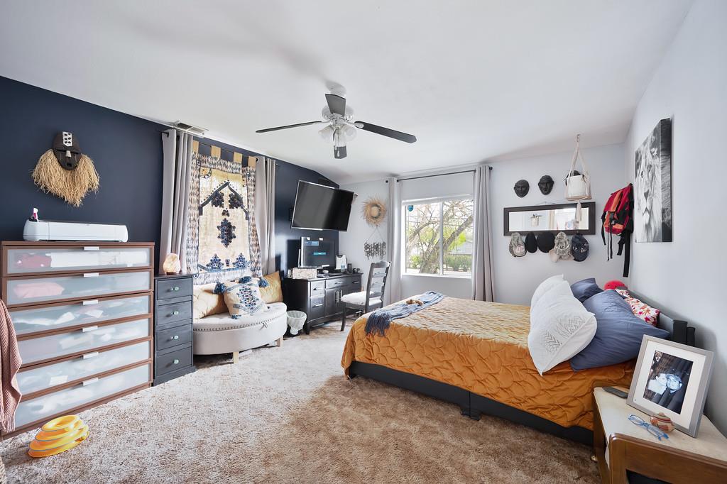 5421 Manzanita Avenue