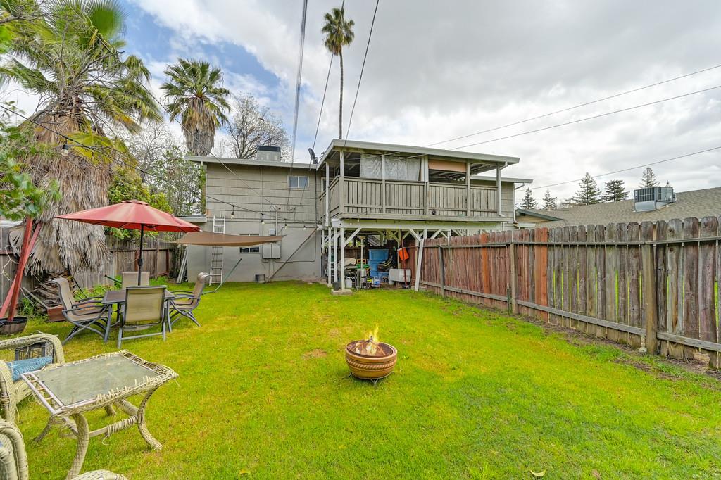 5421 Manzanita Avenue