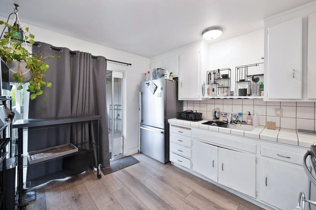 5421 Manzanita Avenue