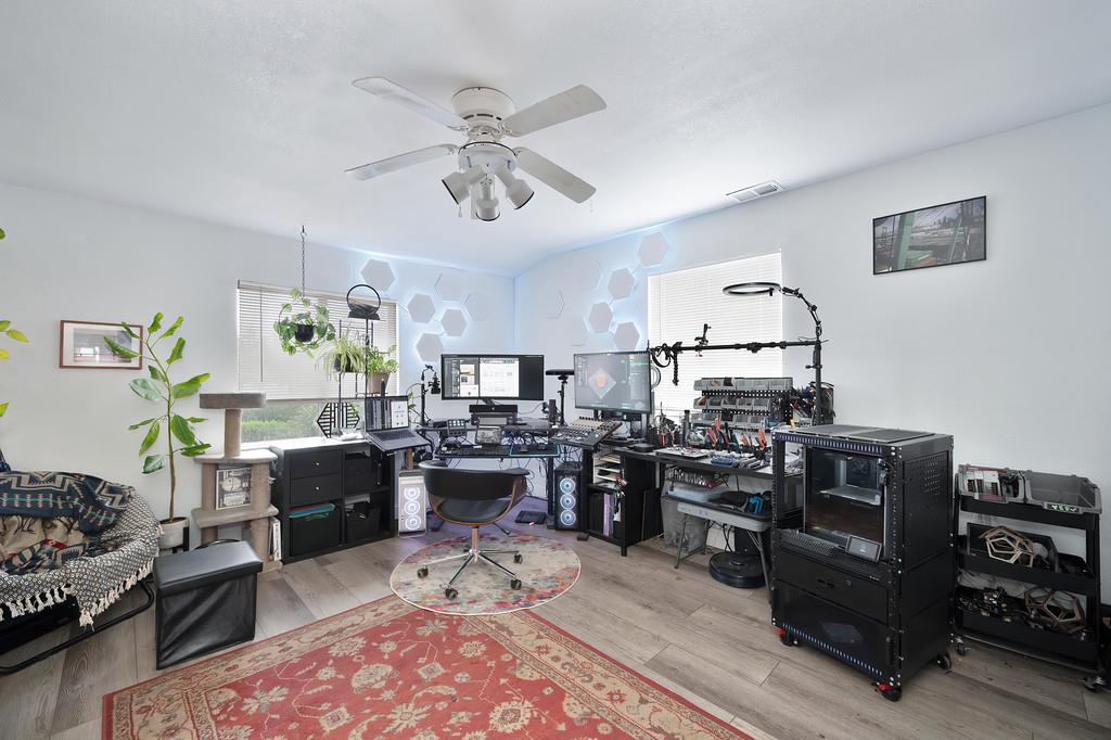 5421 Manzanita Avenue