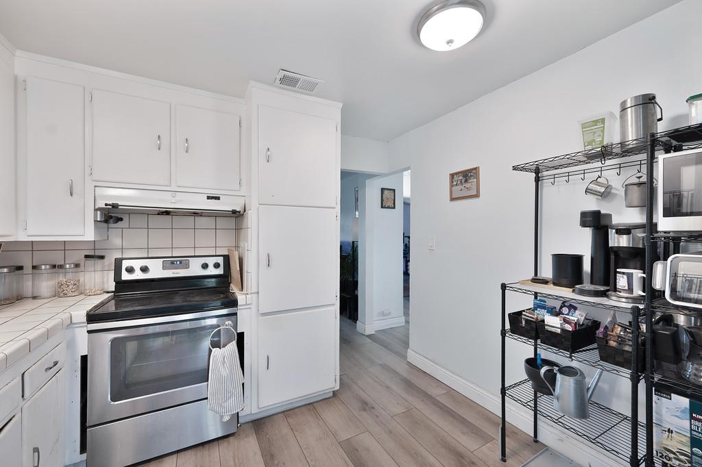 5421 Manzanita Avenue