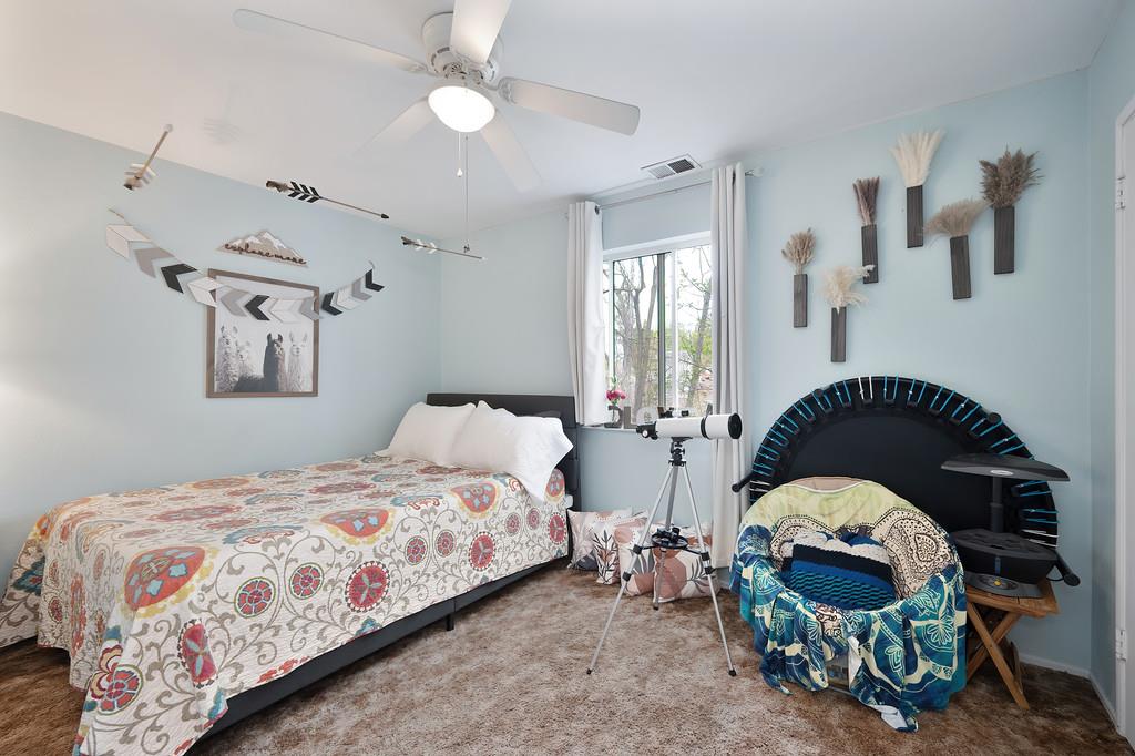 5421 Manzanita Avenue