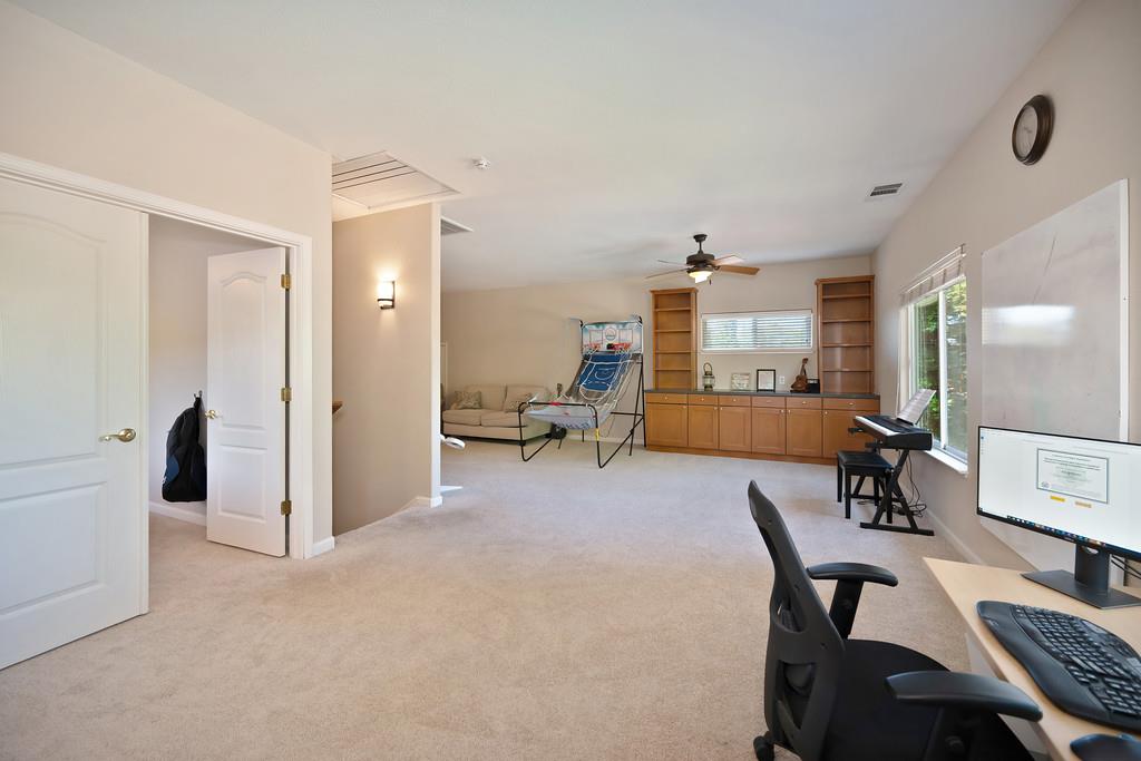 10917 Sunrise Ridge Circle