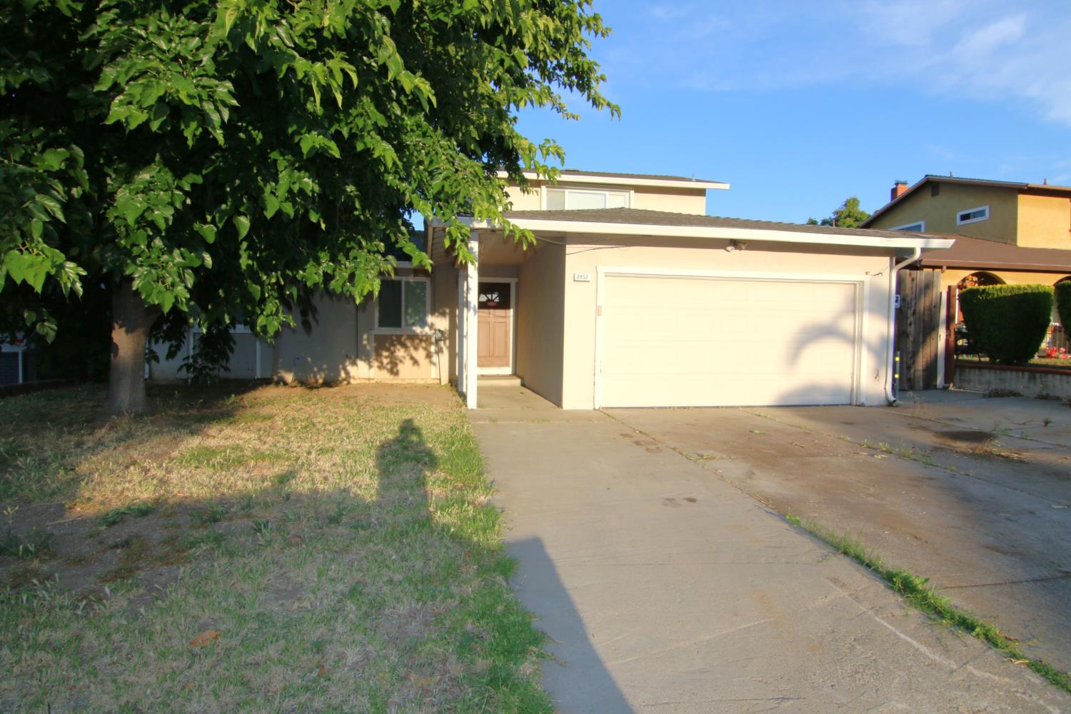 2852 Seville Circle