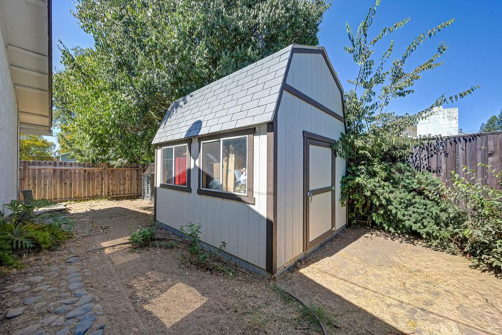 3205 Panama Avenue
