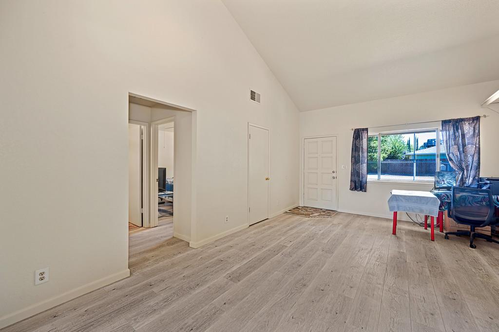 3205 Panama Avenue