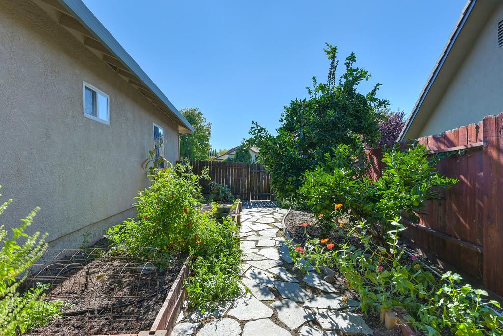 10917 Sunrise Ridge Circle