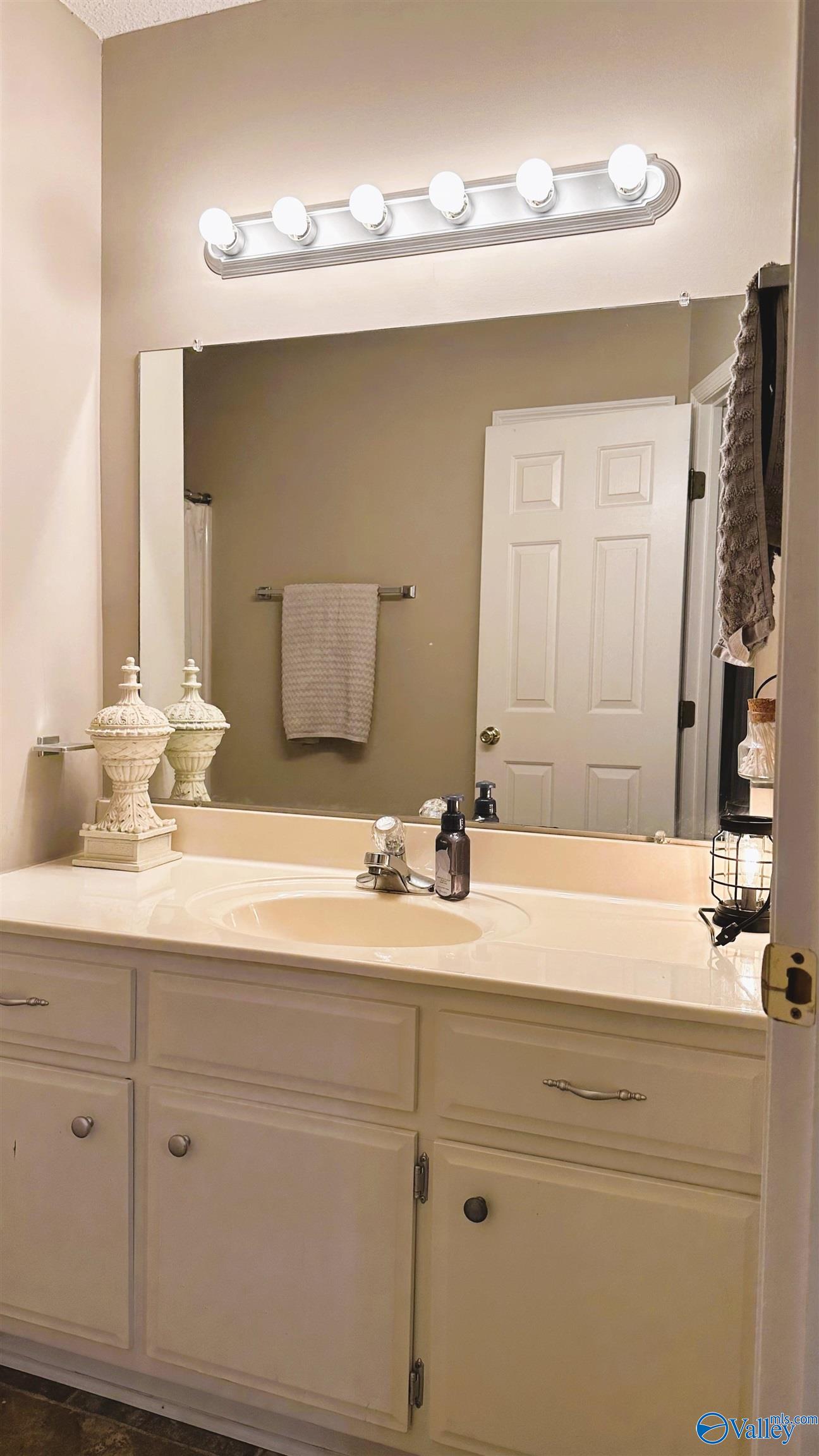 419 Cherry Street NW