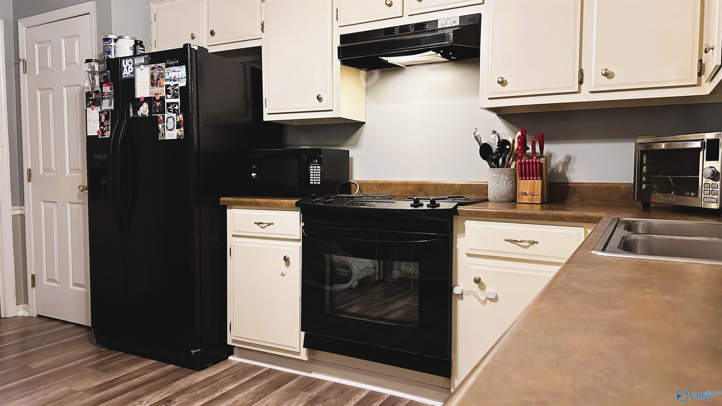 419 Cherry Street NW