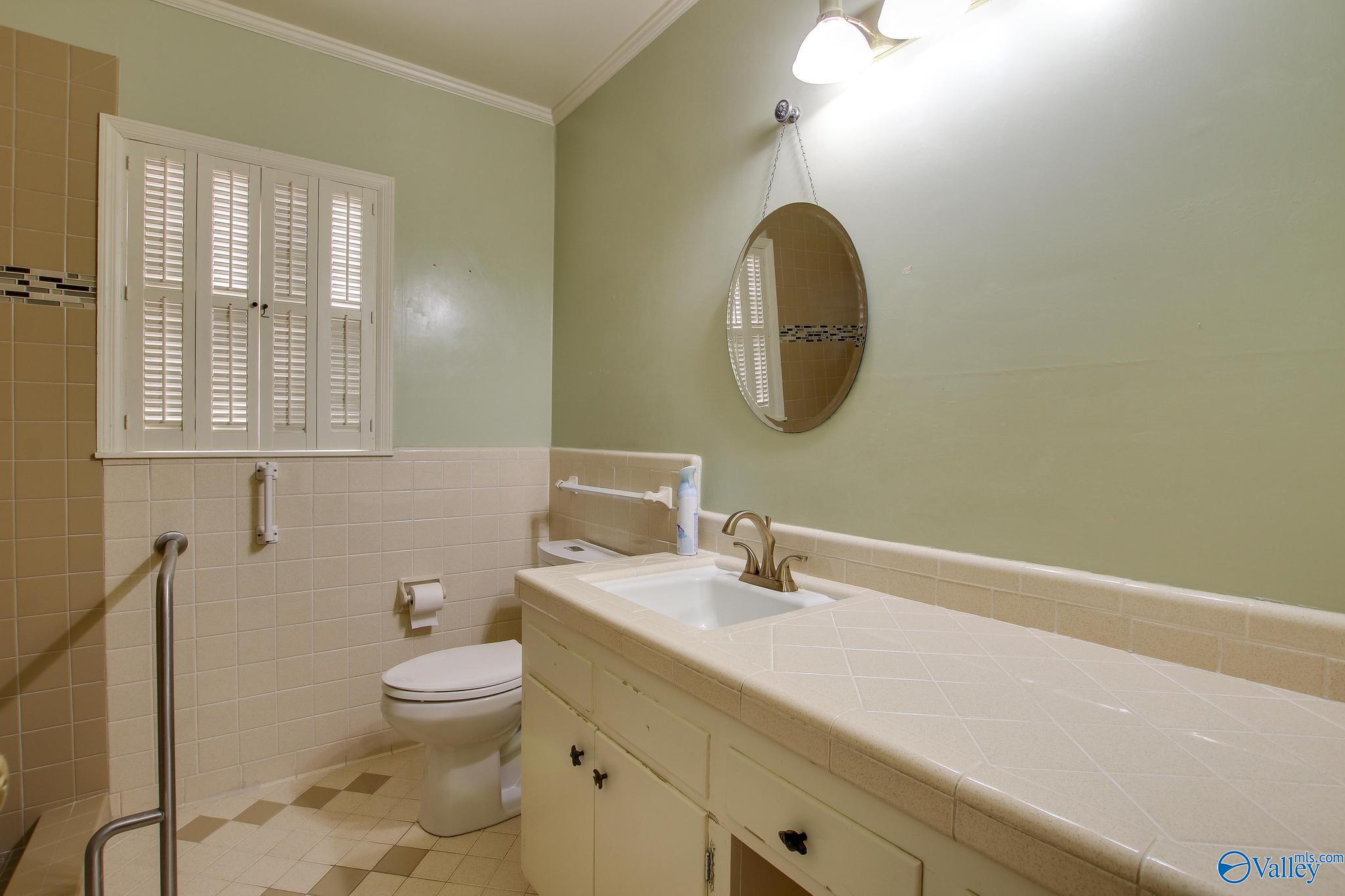 2217 Woodland Street SE