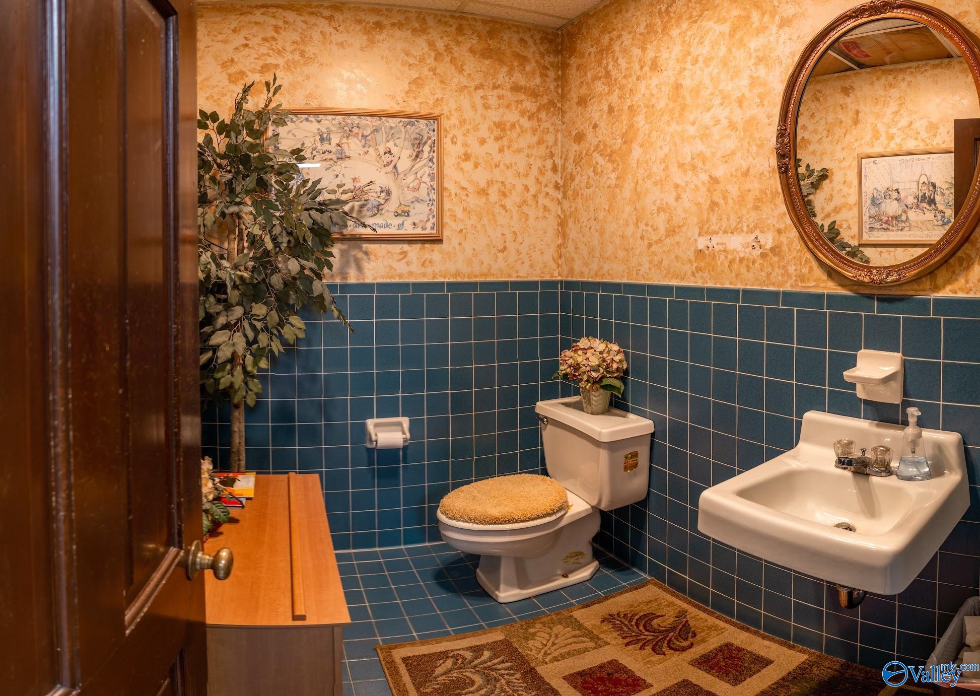 1301 Central Parkway