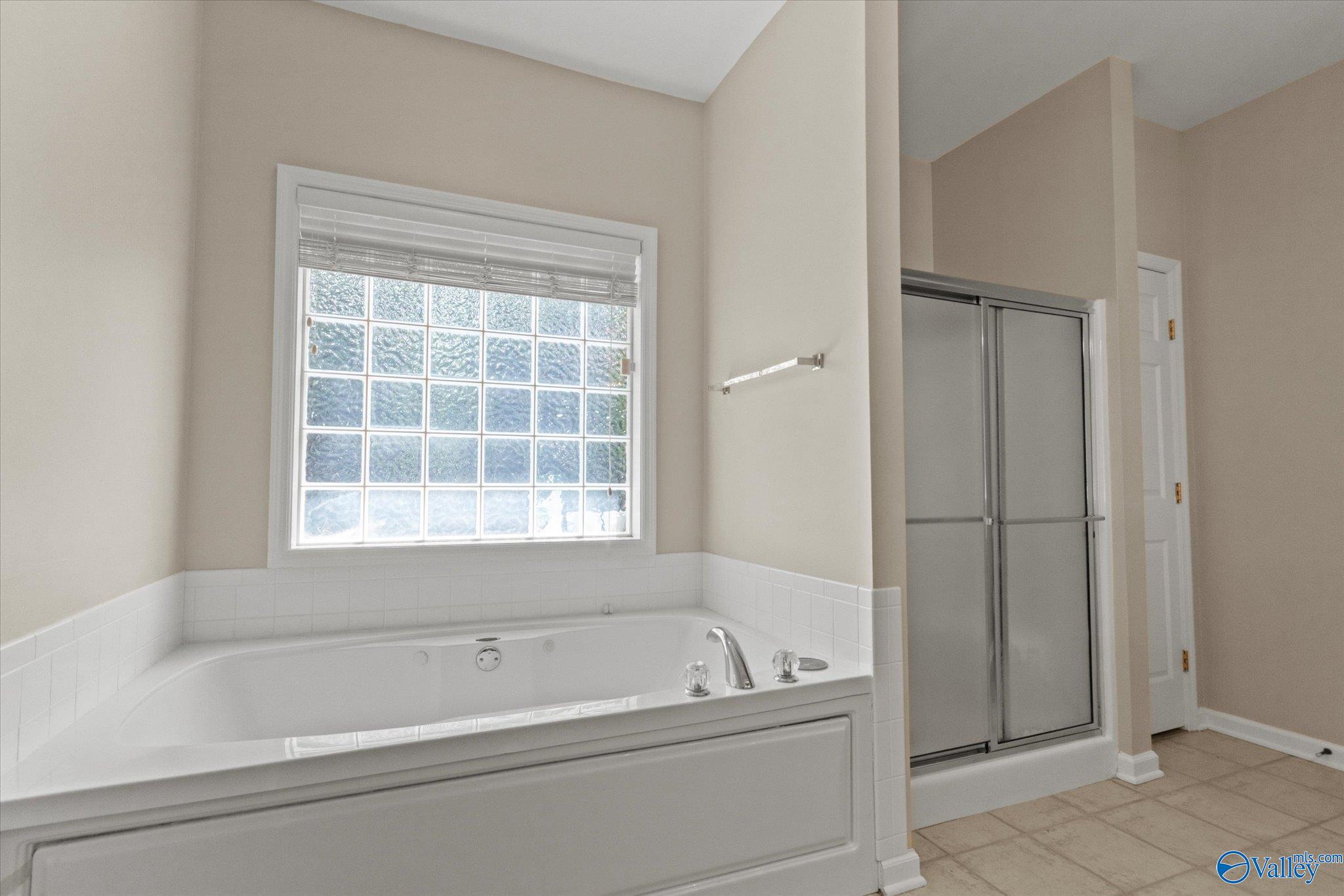 2323 Eastbrook Se SE