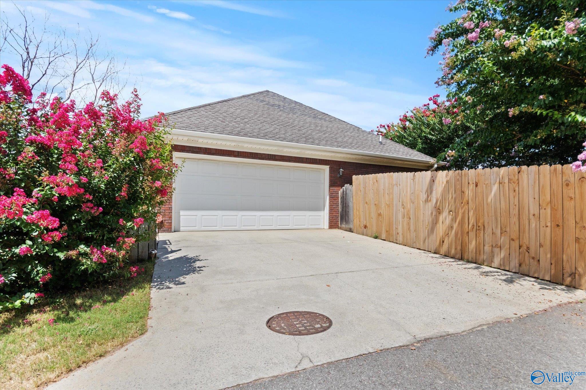 2323 Eastbrook Se SE