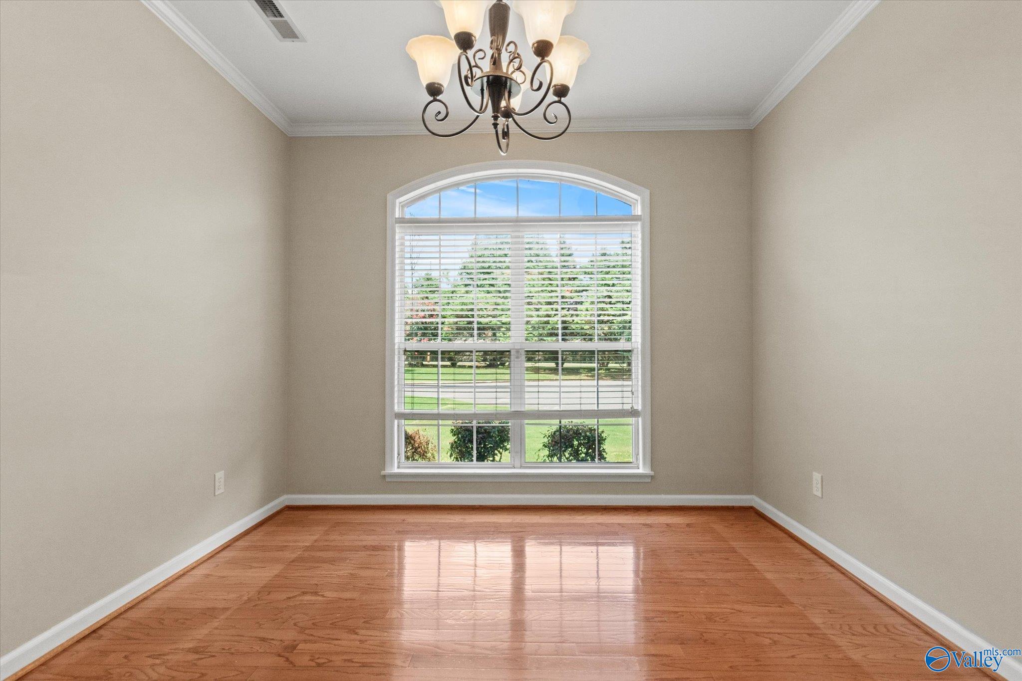 2323 Eastbrook Se SE