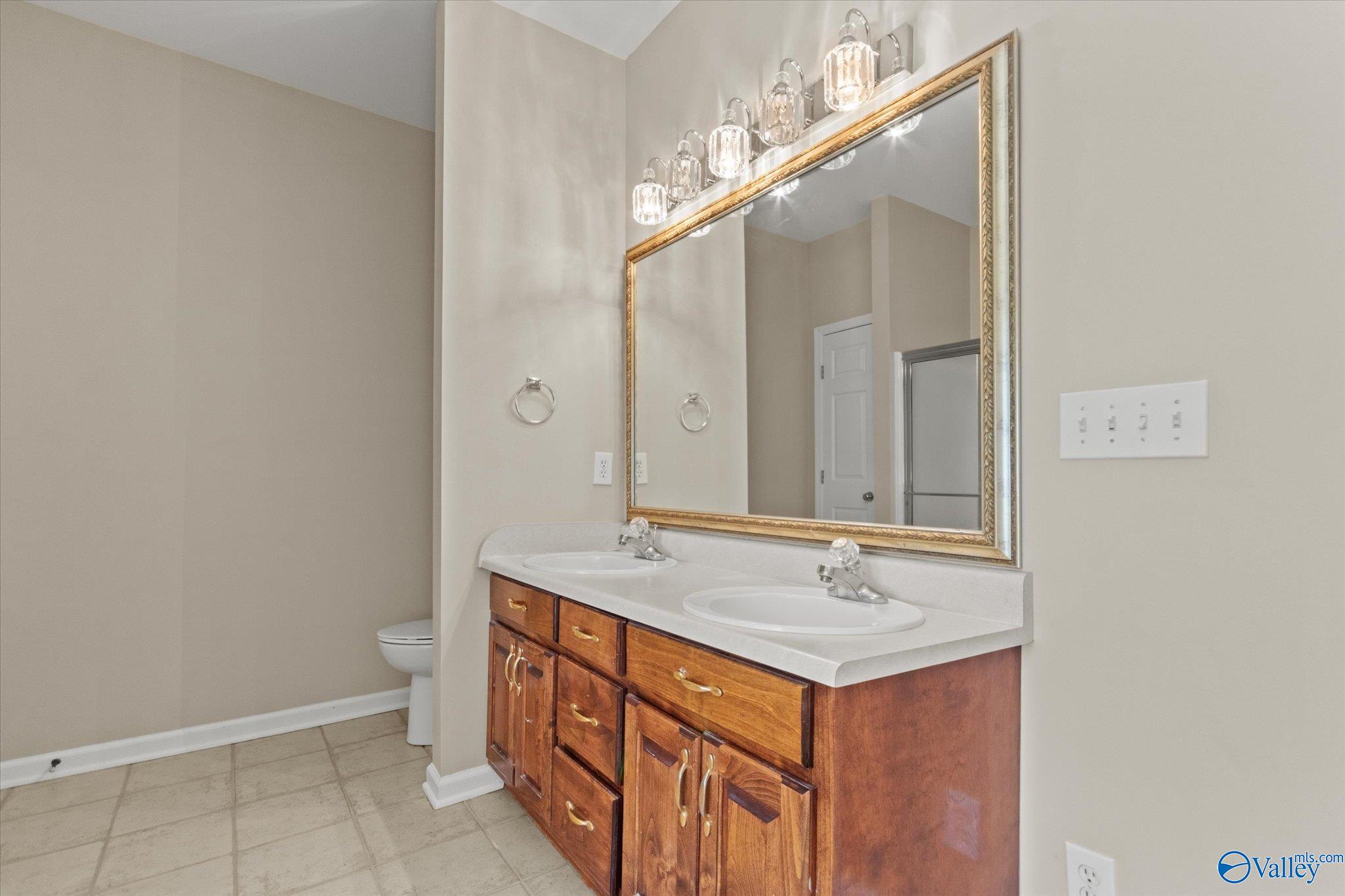 2323 Eastbrook Se SE