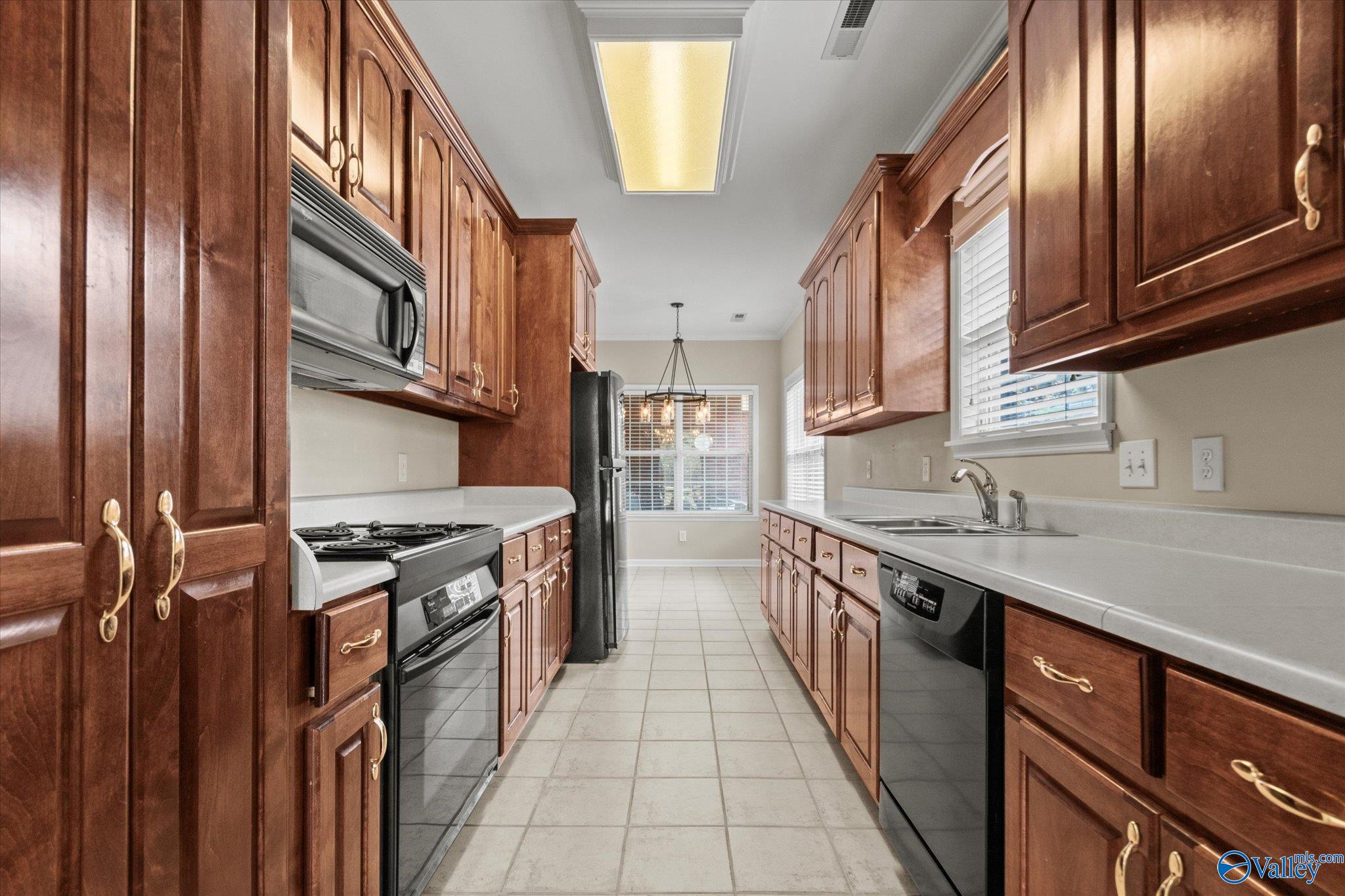 2323 Eastbrook Se SE