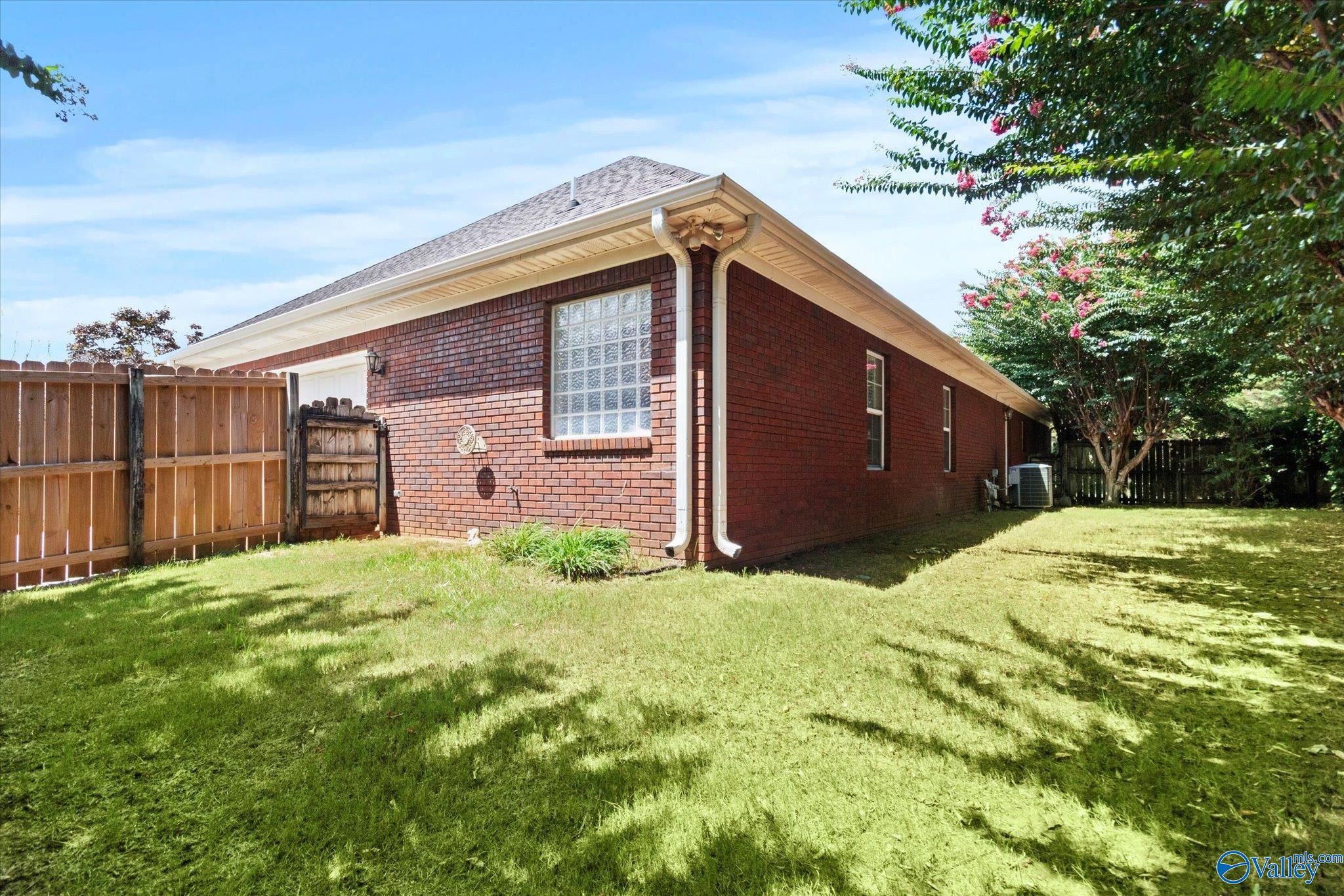 2323 Eastbrook Se SE