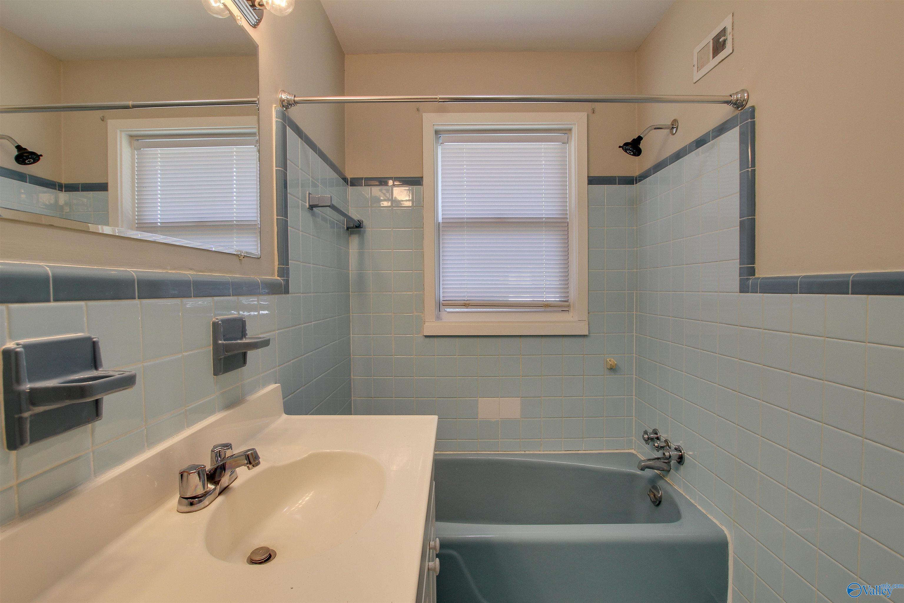 1905 Country Club Road