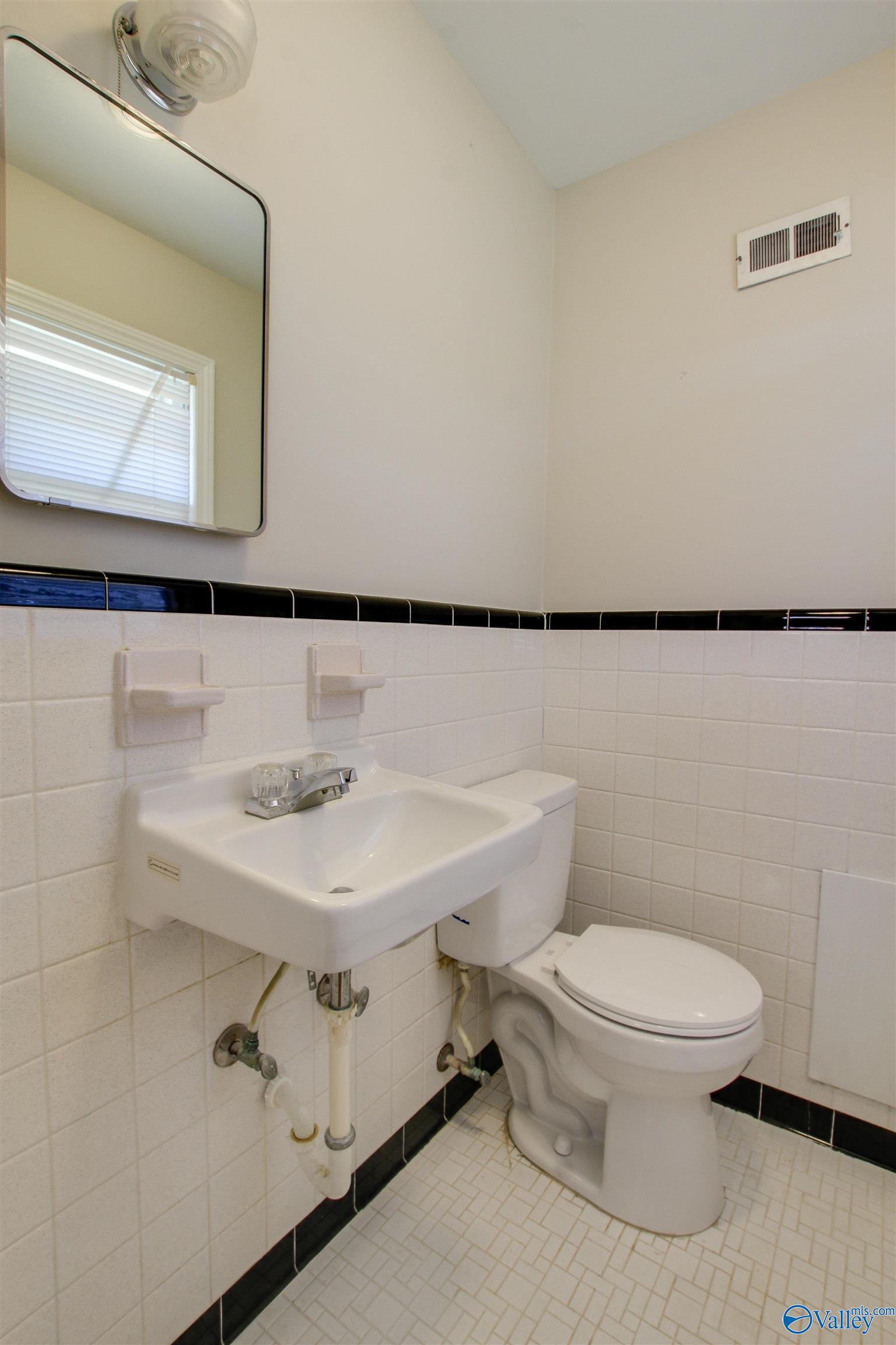 1905 Country Club Road