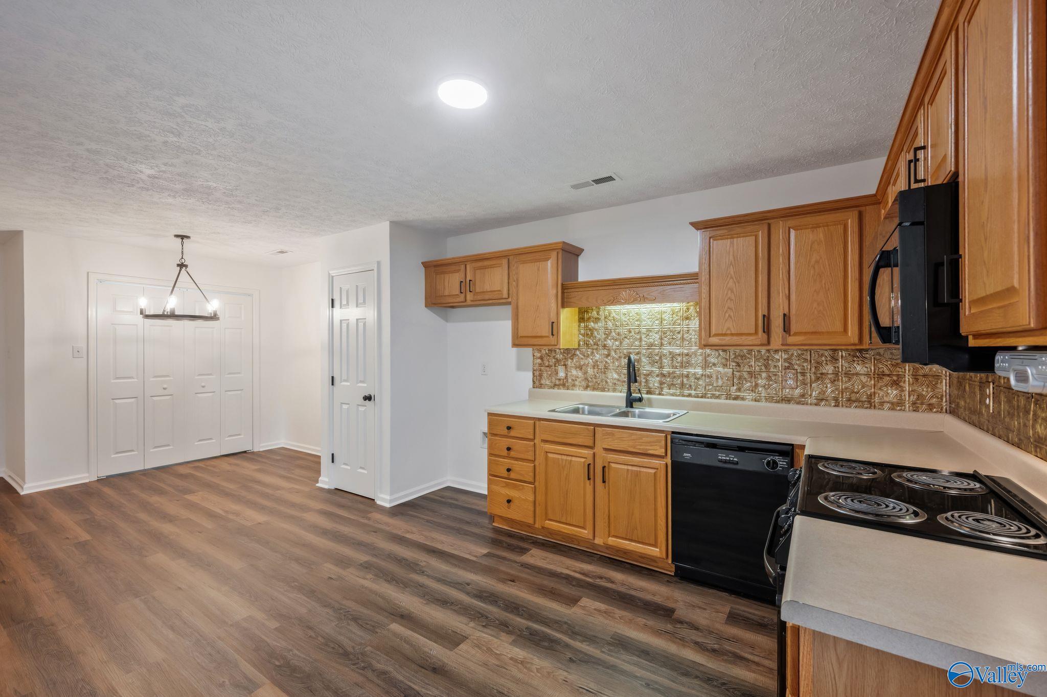 1412 Bridgewater Place