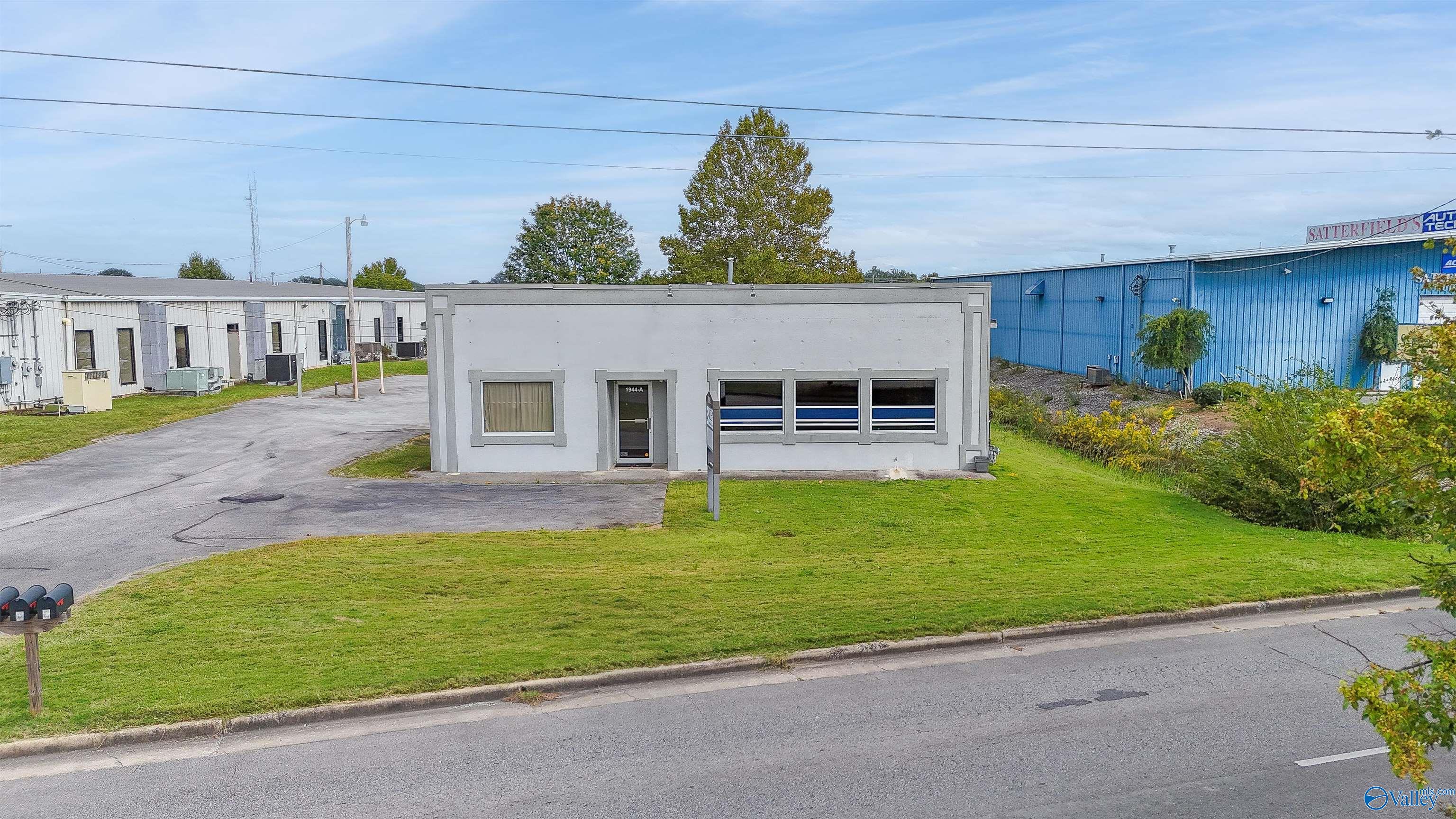 1944 Central Parkway